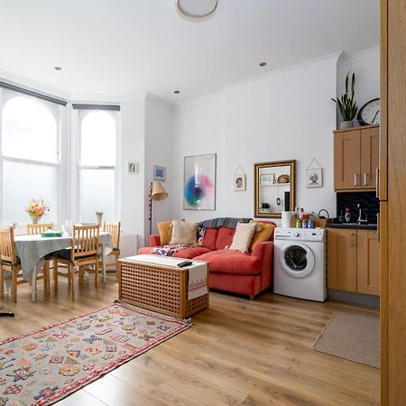 Guestready - Charming Retreat In West Green Лондон Стая снимка